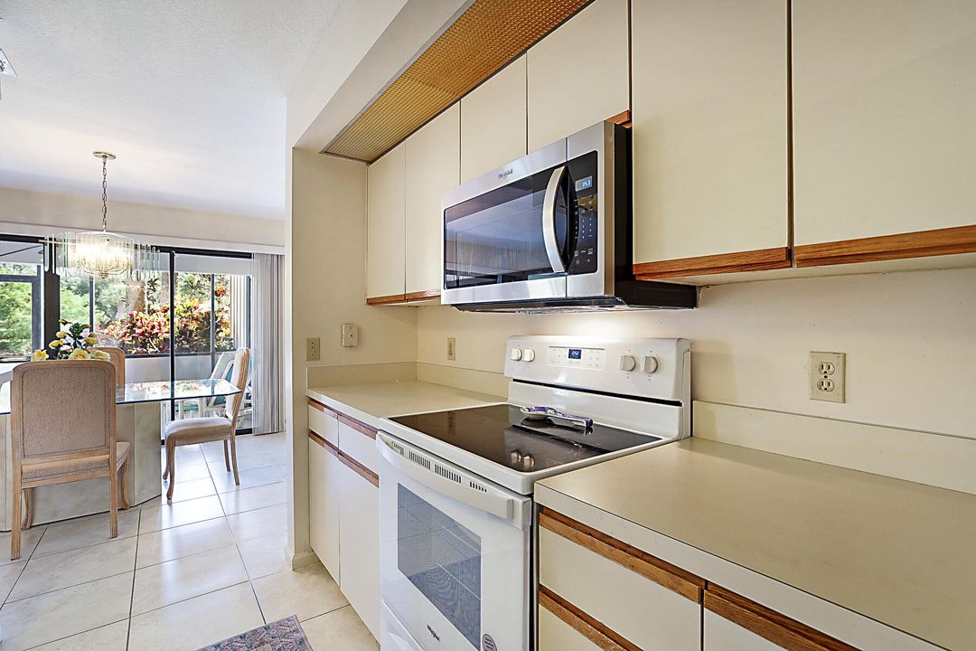 待售: $229,900 (2 贝兹, 2 浴室, 1162 平方英尺)