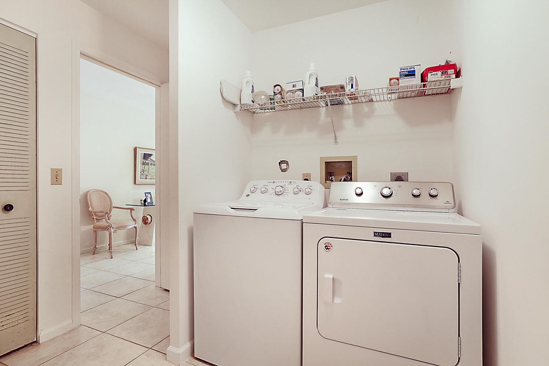 待售: $229,900 (2 贝兹, 2 浴室, 1162 平方英尺)