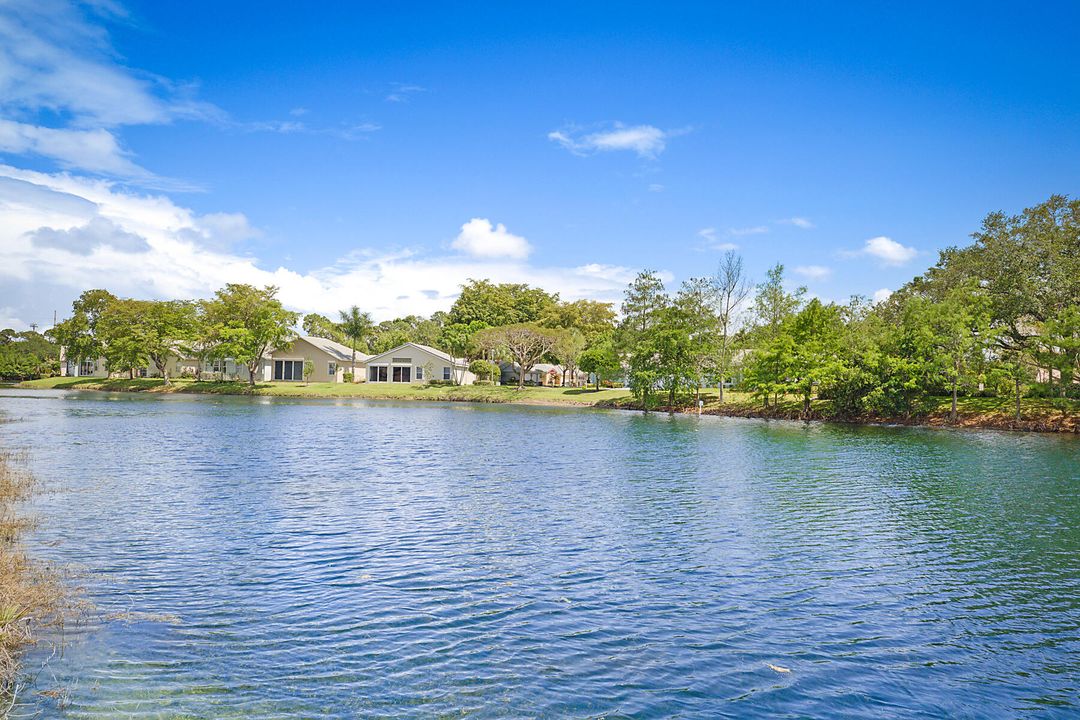 待售: $229,900 (2 贝兹, 2 浴室, 1162 平方英尺)