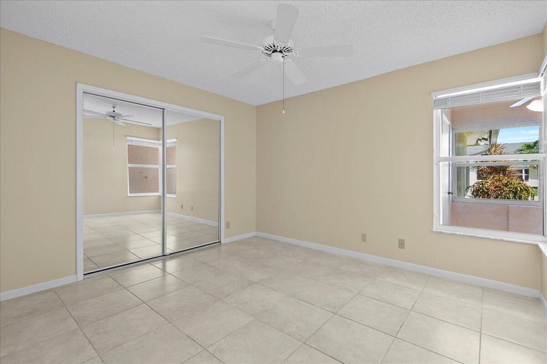 For Sale: $269,900 (2 beds, 2 baths, 1129 Square Feet)