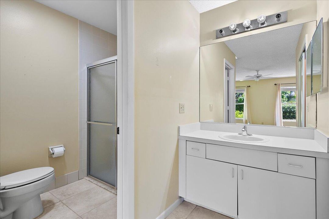 For Sale: $269,900 (2 beds, 2 baths, 1129 Square Feet)