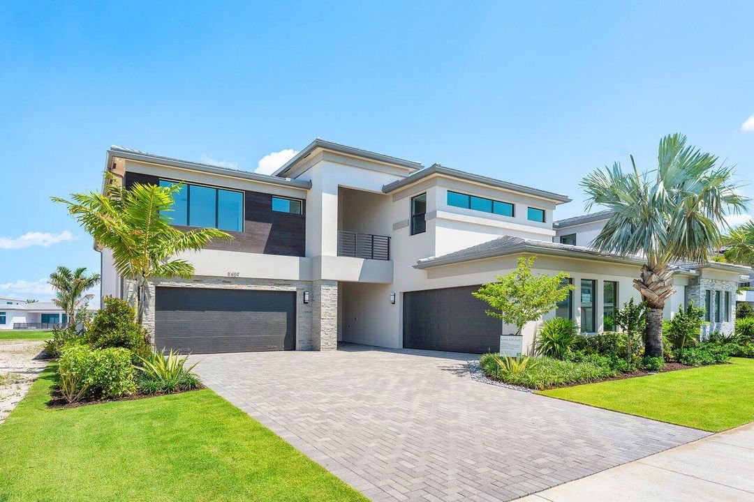 Recently Sold: $2,599,900 (5 beds, 5 baths, 5177 Square Feet)