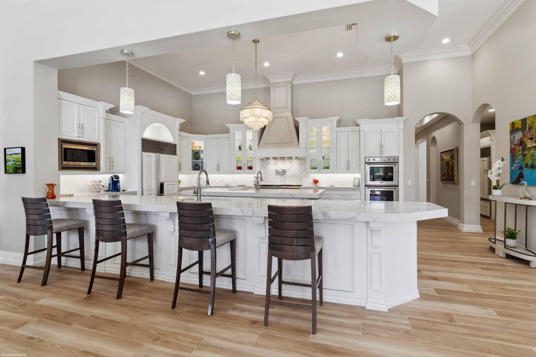 На продажу: $13,795,000 (5 спален, 7 ванн, 8254 Квадратных фут)