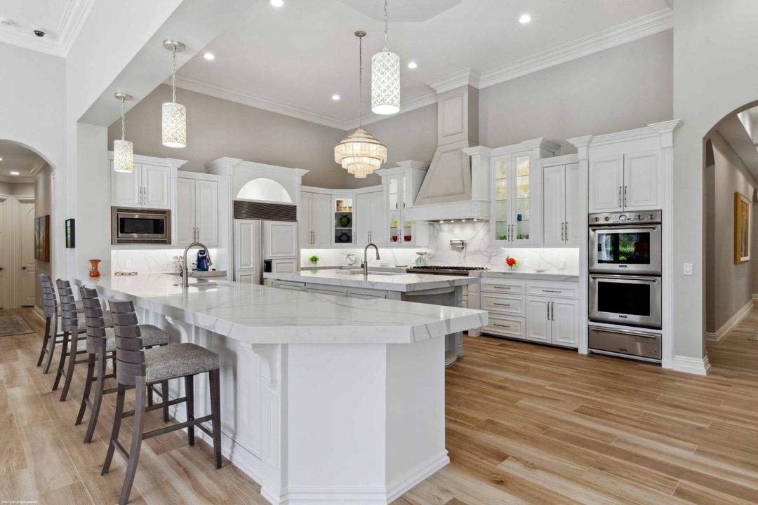 На продажу: $13,795,000 (5 спален, 7 ванн, 8254 Квадратных фут)