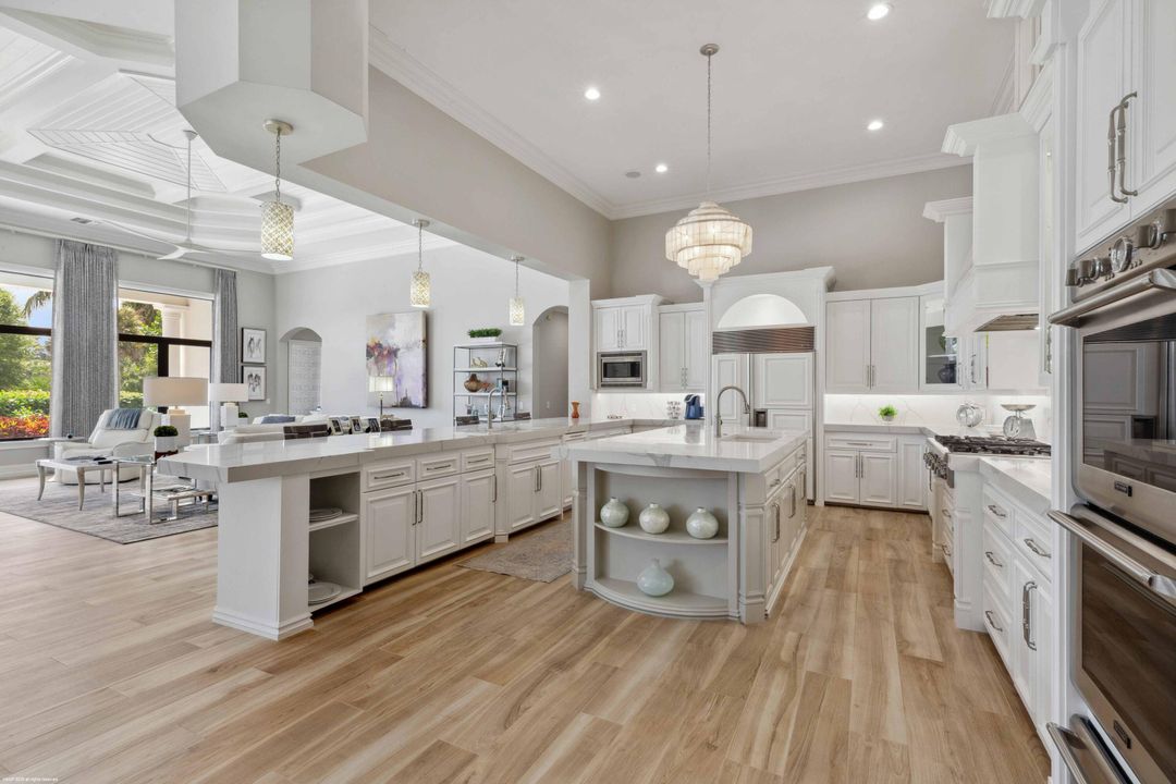 На продажу: $13,795,000 (5 спален, 7 ванн, 8254 Квадратных фут)