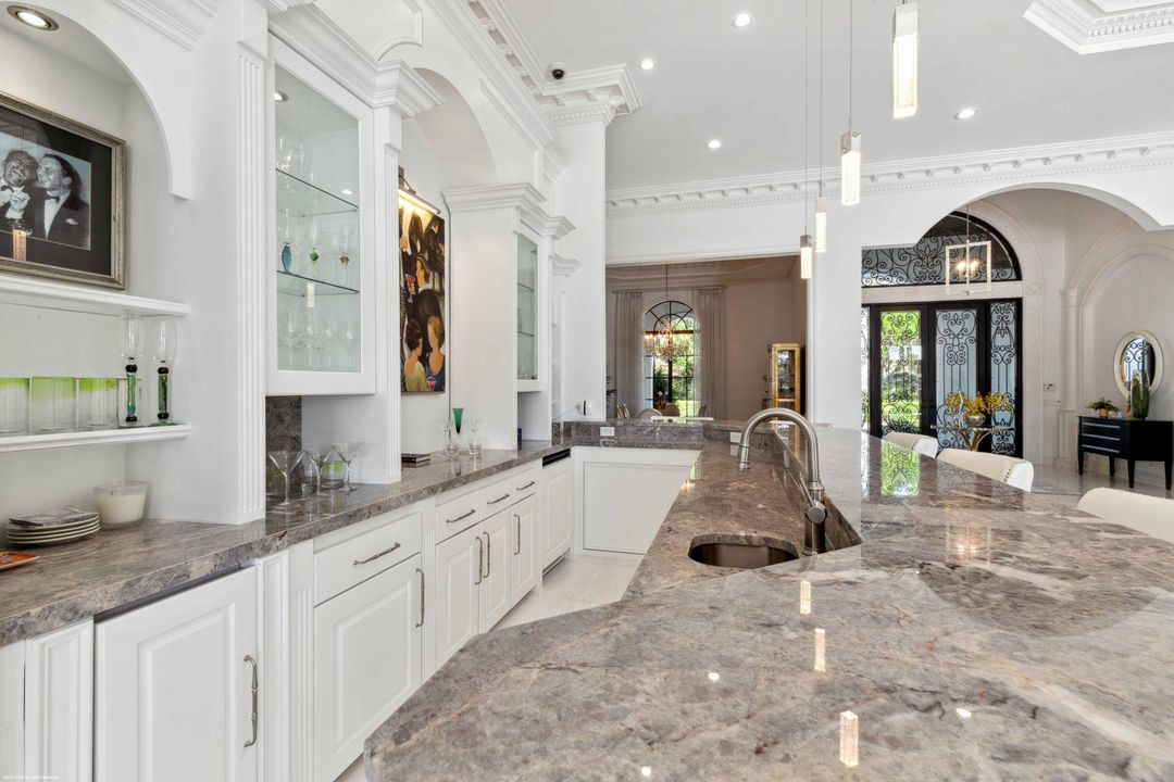 На продажу: $13,795,000 (5 спален, 7 ванн, 8254 Квадратных фут)