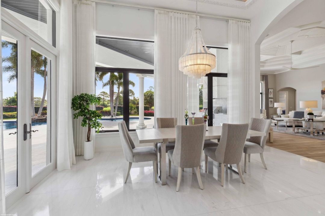 На продажу: $13,795,000 (5 спален, 7 ванн, 8254 Квадратных фут)