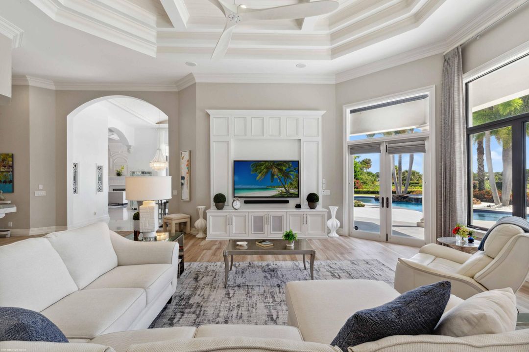 На продажу: $13,795,000 (5 спален, 7 ванн, 8254 Квадратных фут)