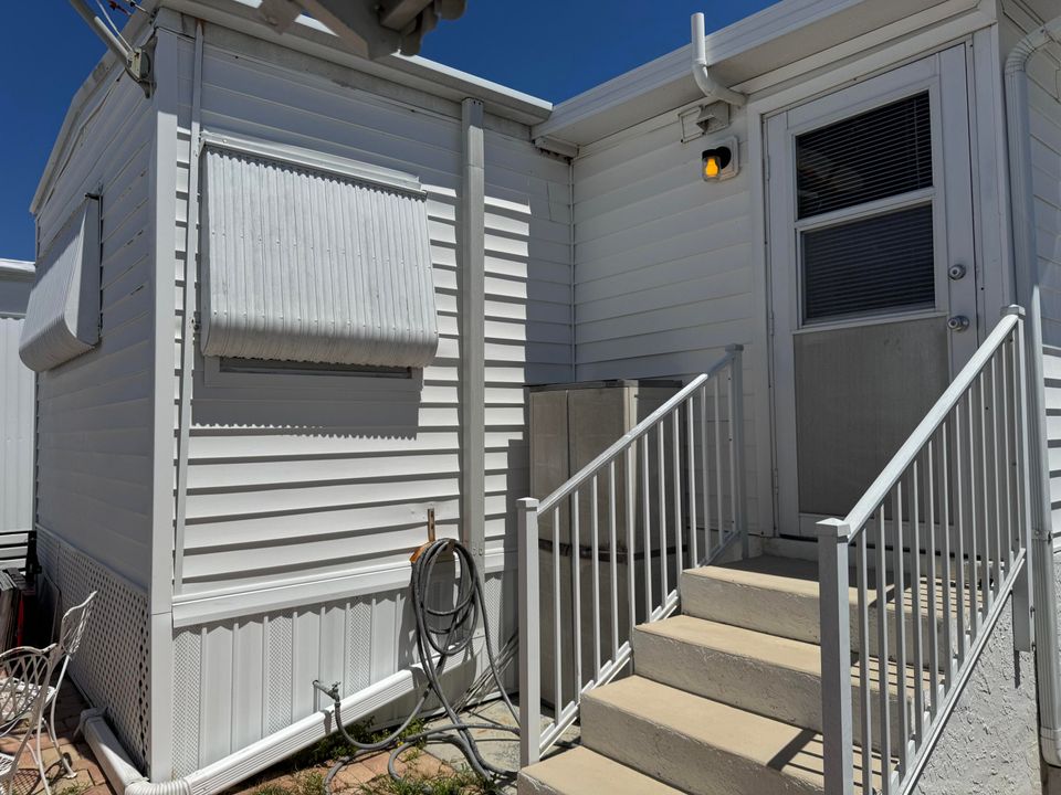 待售: $275,000 (1 贝兹, 1 浴室, 724 平方英尺)