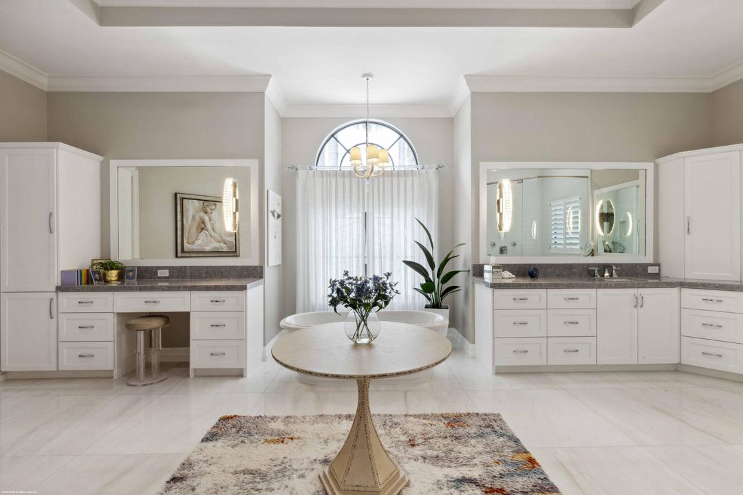 На продажу: $13,795,000 (5 спален, 7 ванн, 8254 Квадратных фут)