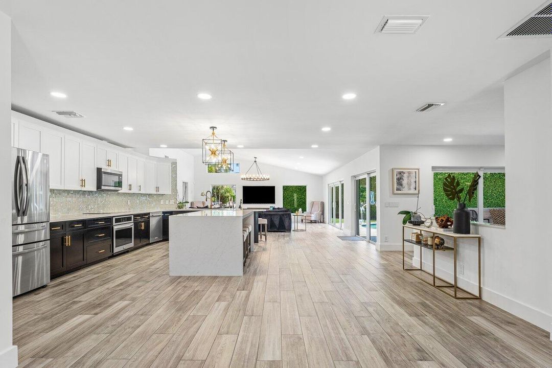 For Sale: $3,345,000 (5 beds, 3 baths, 2932 Square Feet)