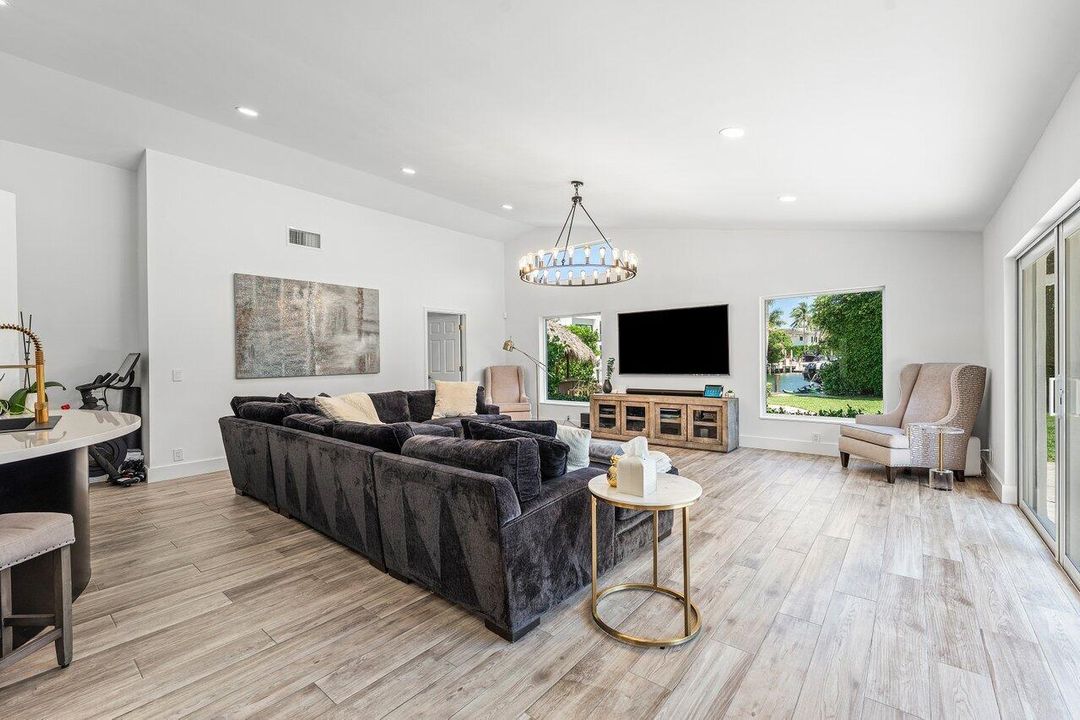 For Sale: $3,345,000 (5 beds, 3 baths, 2932 Square Feet)