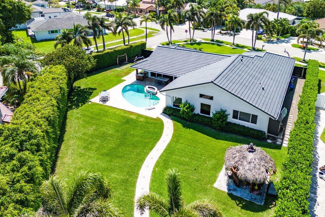 For Sale: $3,345,000 (5 beds, 3 baths, 2932 Square Feet)