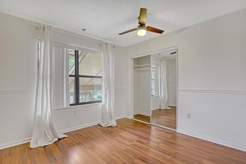 合同活跃: $325,000 (3 贝兹, 2 浴室, 1300 平方英尺)