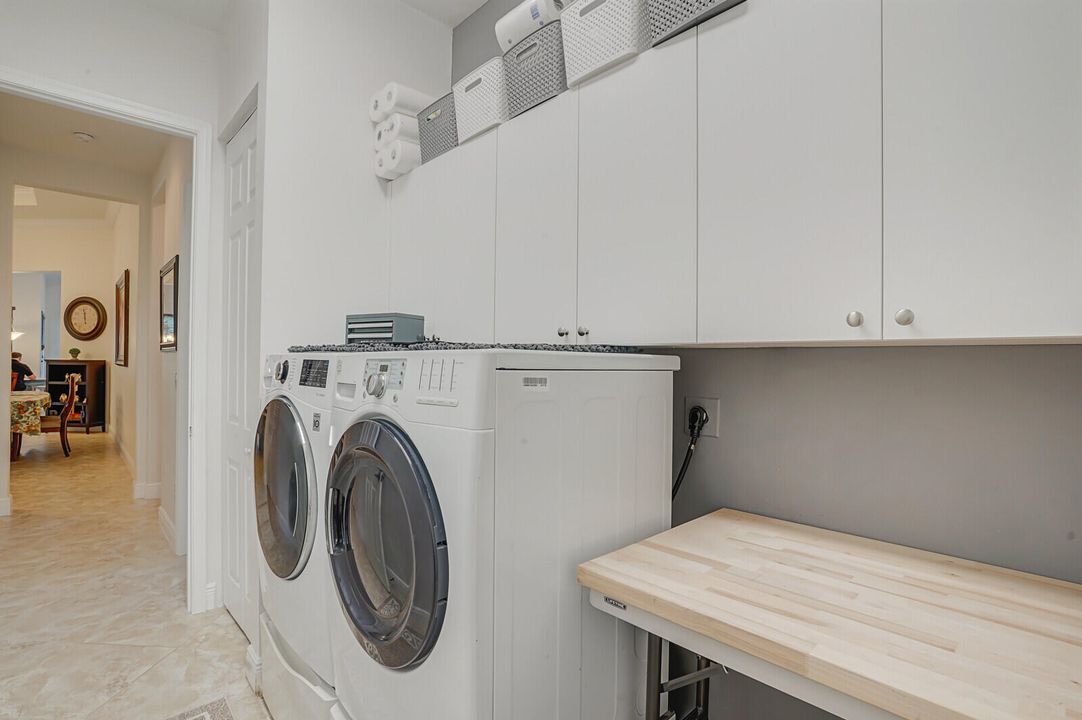 Active With Contract: $870,000 (4 beds, 4 baths, 3082 Square Feet)