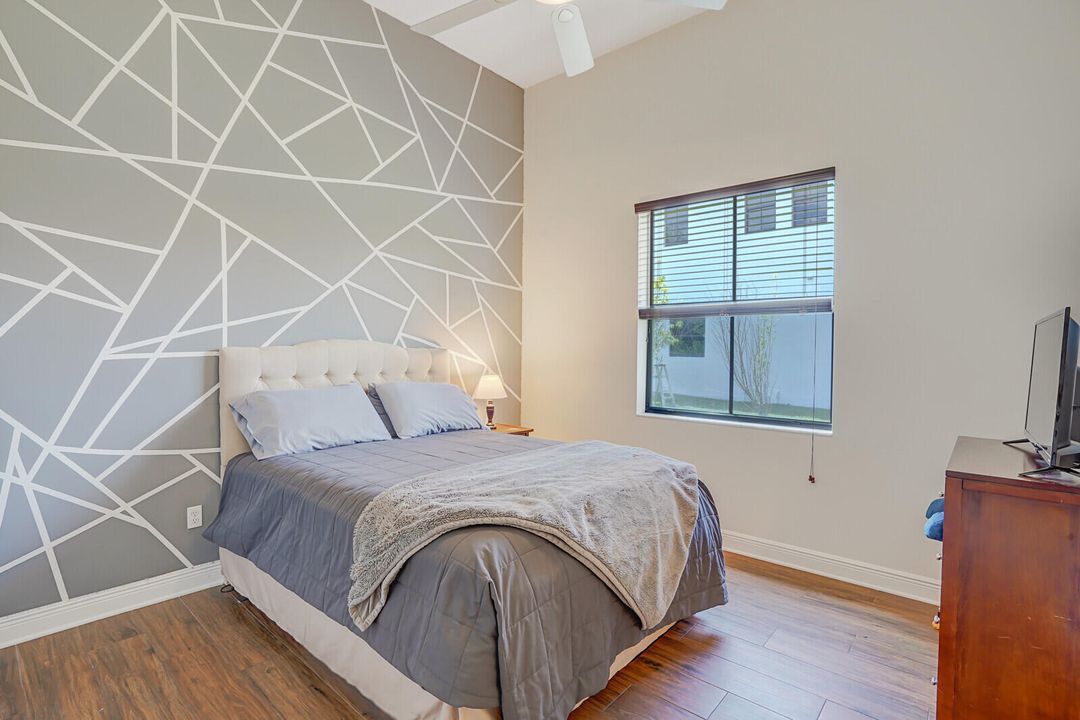 Active With Contract: $870,000 (4 beds, 4 baths, 3082 Square Feet)