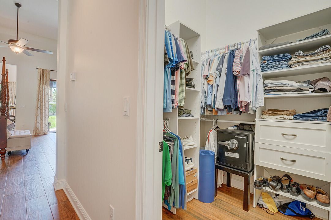 Active With Contract: $870,000 (4 beds, 4 baths, 3082 Square Feet)