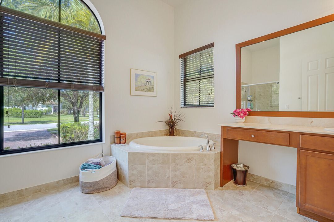 Active With Contract: $870,000 (4 beds, 4 baths, 3082 Square Feet)