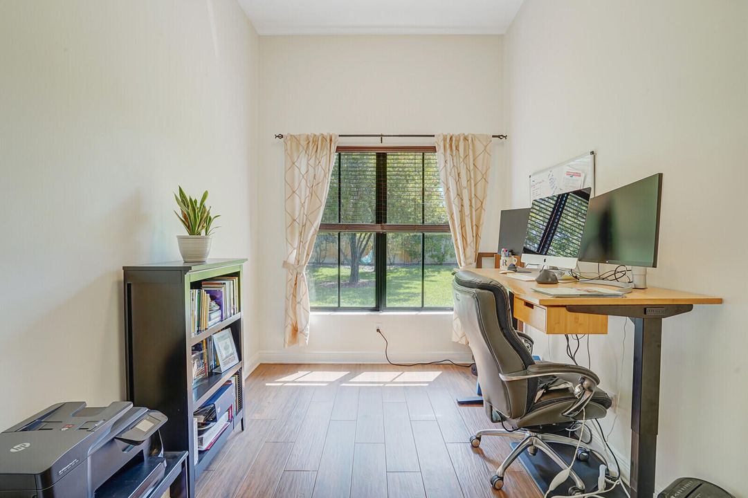 Active With Contract: $870,000 (4 beds, 4 baths, 3082 Square Feet)