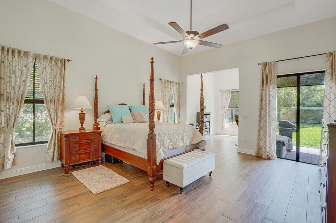 Active With Contract: $870,000 (4 beds, 4 baths, 3082 Square Feet)