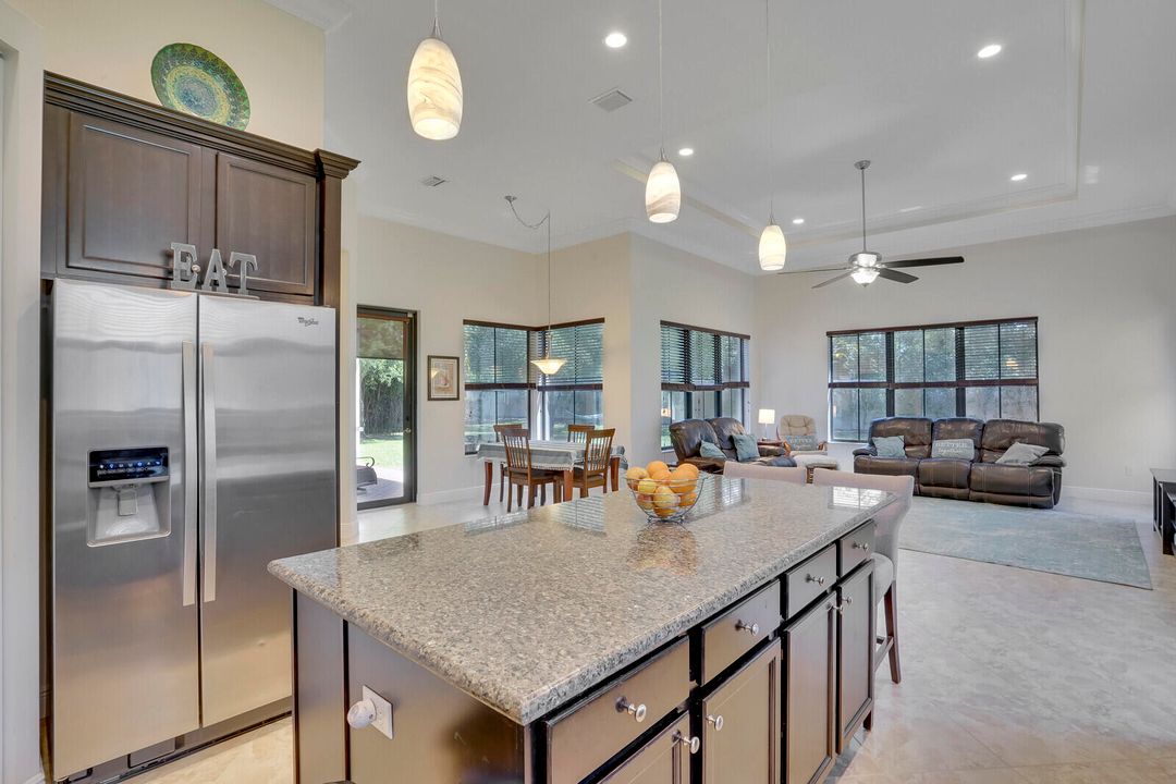 Active With Contract: $870,000 (4 beds, 4 baths, 3082 Square Feet)