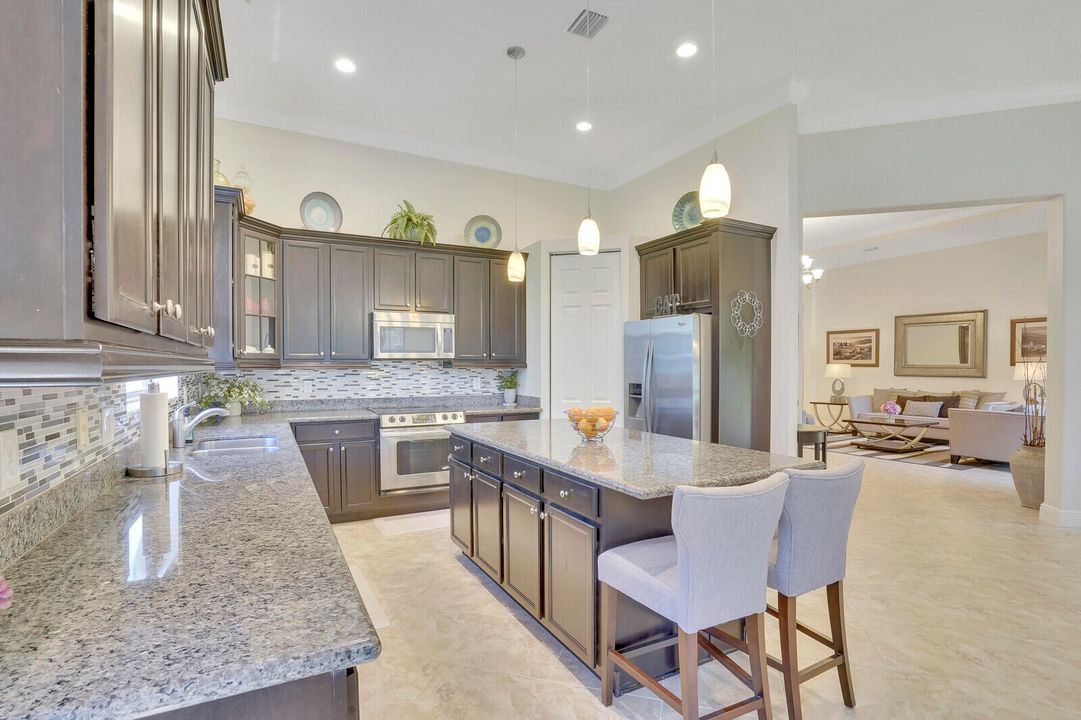 Active With Contract: $870,000 (4 beds, 4 baths, 3082 Square Feet)