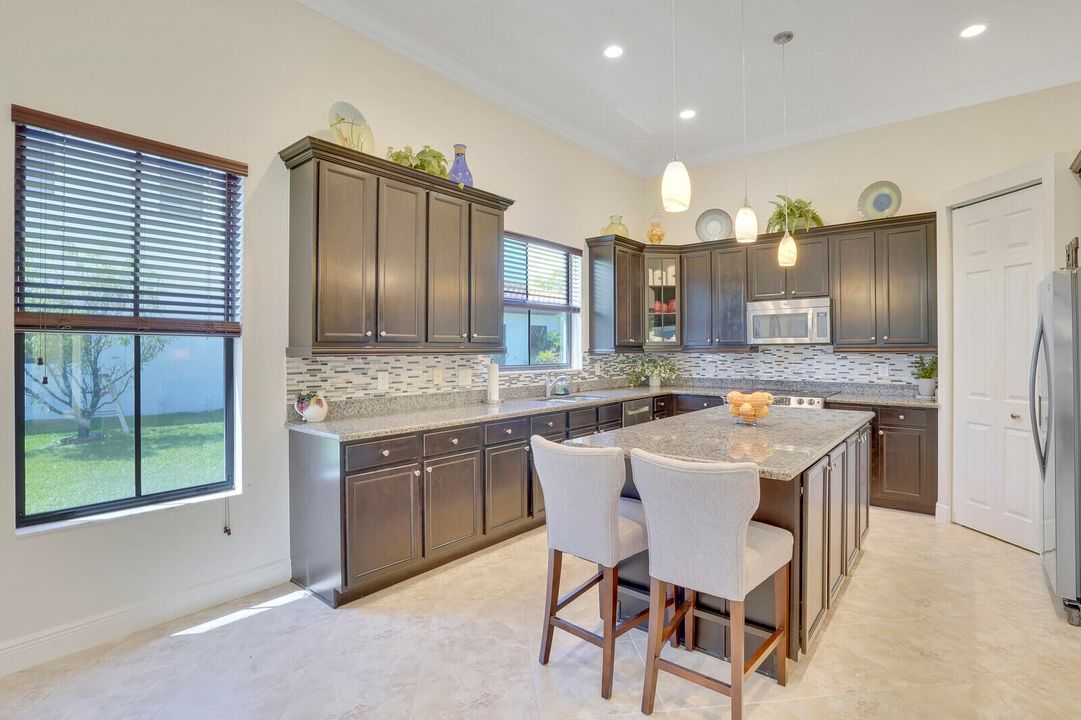 Active With Contract: $870,000 (4 beds, 4 baths, 3082 Square Feet)