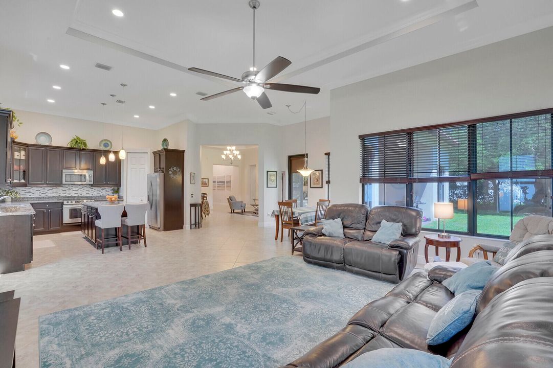 Active With Contract: $870,000 (4 beds, 4 baths, 3082 Square Feet)