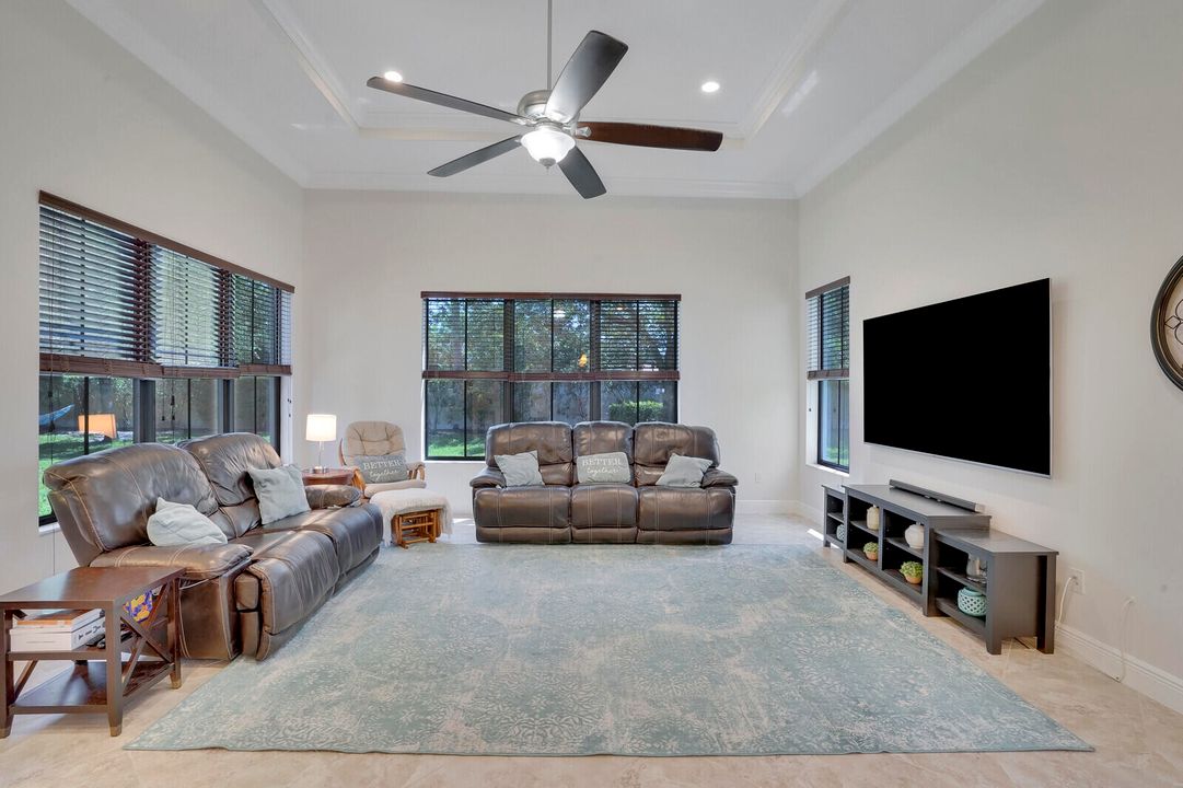 Active With Contract: $870,000 (4 beds, 4 baths, 3082 Square Feet)