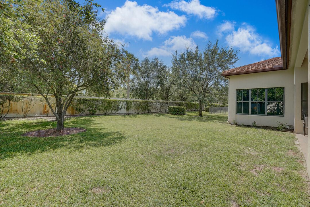 Active With Contract: $870,000 (4 beds, 4 baths, 3082 Square Feet)