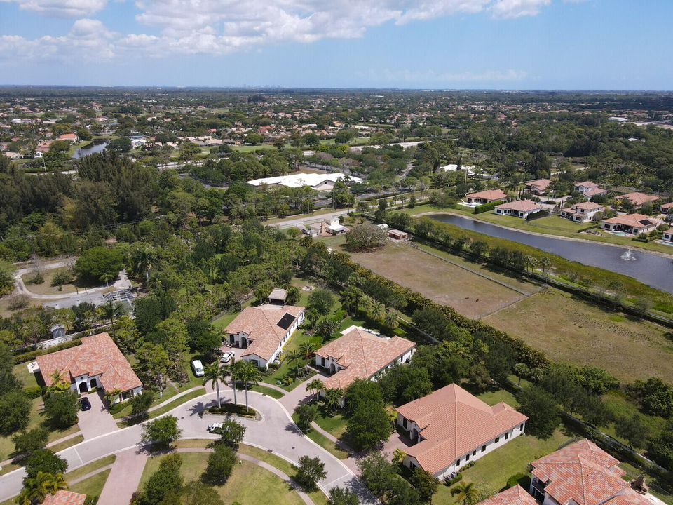 Active With Contract: $870,000 (4 beds, 4 baths, 3082 Square Feet)