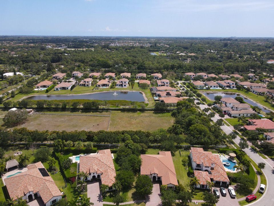 Active With Contract: $870,000 (4 beds, 4 baths, 3082 Square Feet)