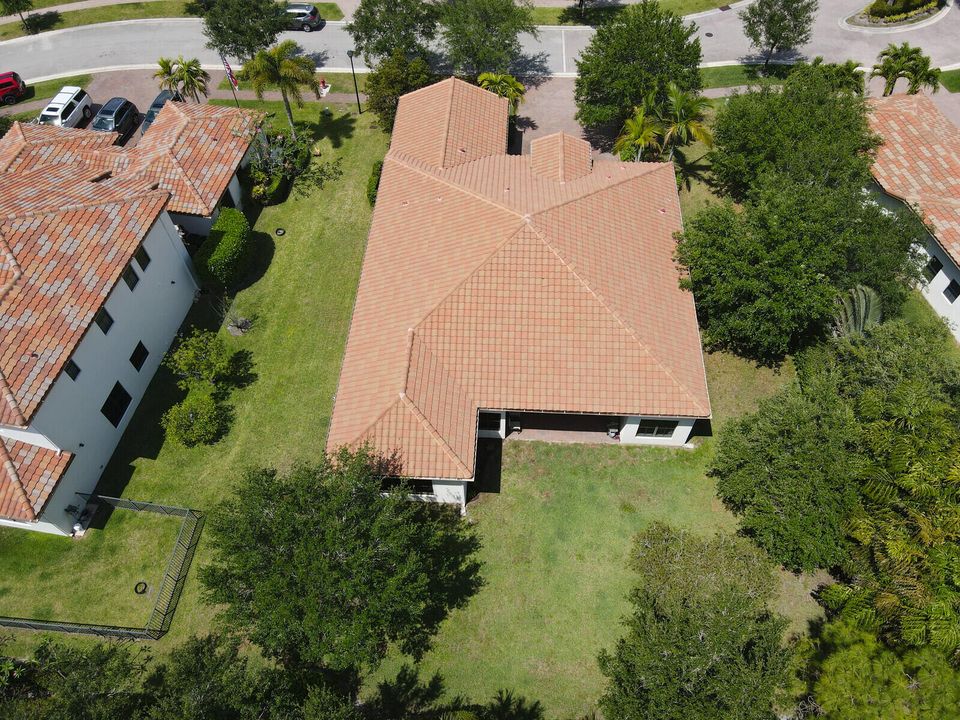 Active With Contract: $870,000 (4 beds, 4 baths, 3082 Square Feet)