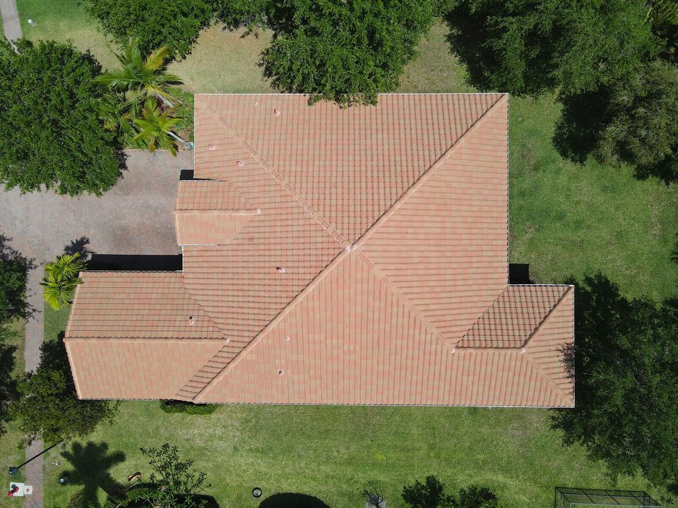 Active With Contract: $870,000 (4 beds, 4 baths, 3082 Square Feet)