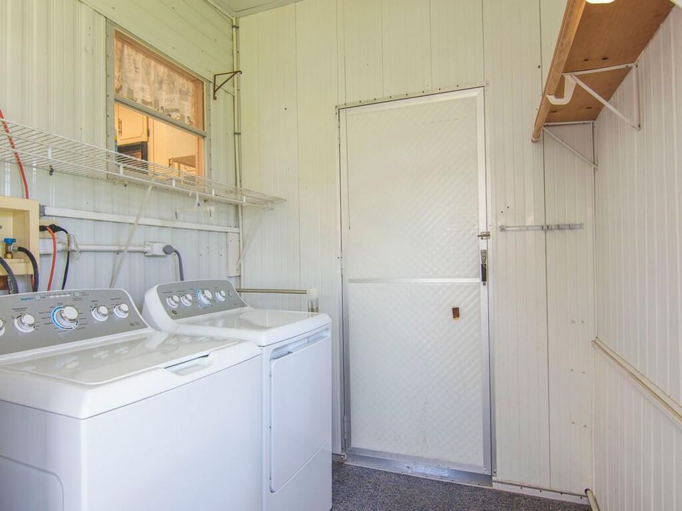For Sale: $59,500 (2 beds, 2 baths, 1080 Square Feet)