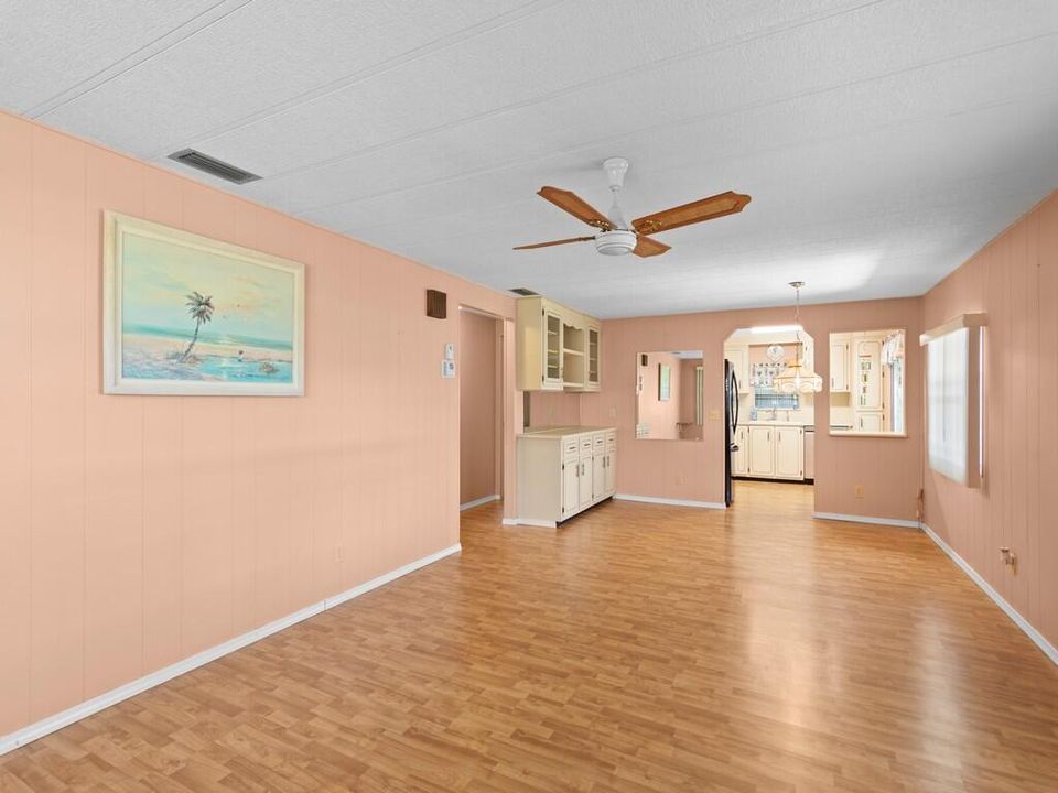 For Sale: $59,500 (2 beds, 2 baths, 1080 Square Feet)