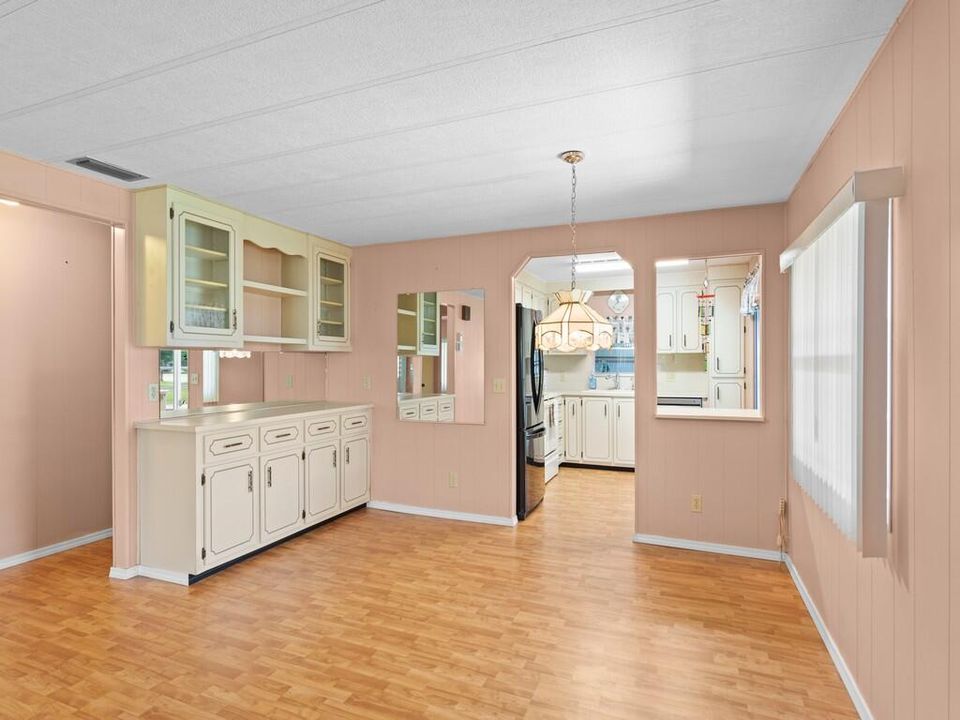 For Sale: $59,500 (2 beds, 2 baths, 1080 Square Feet)