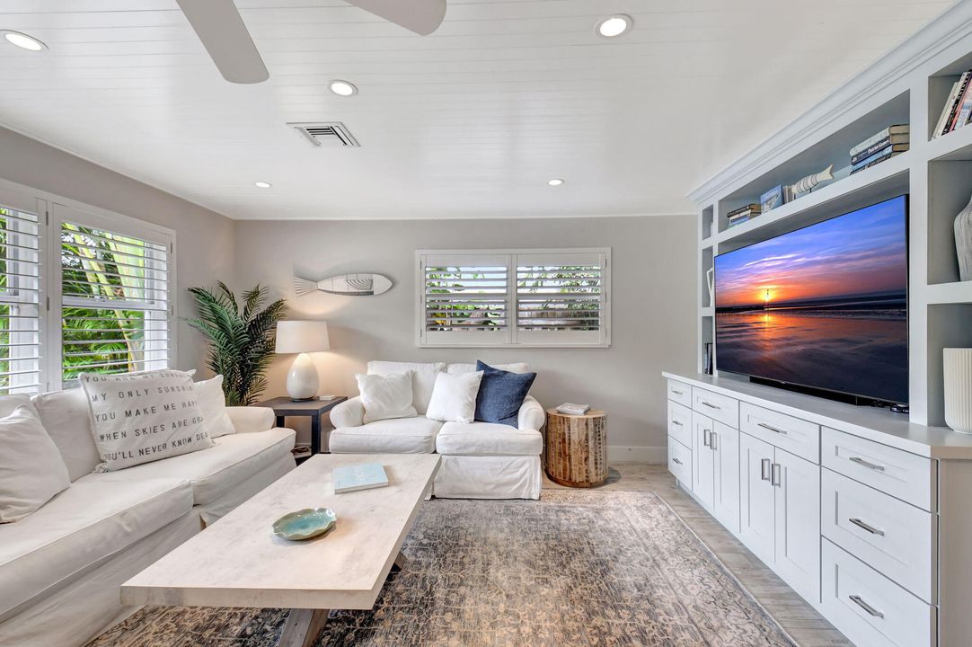 For Rent: $7,900 (3 beds, 2 baths, 1494 Square Feet)