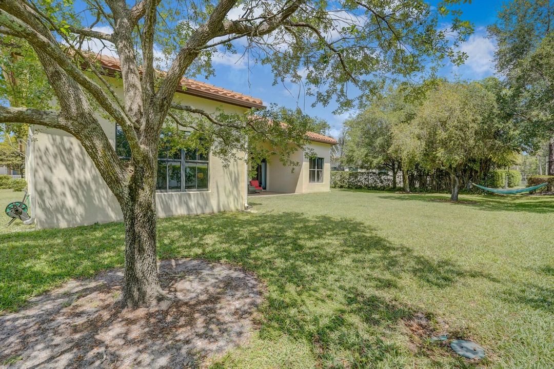 Active With Contract: $870,000 (4 beds, 4 baths, 3082 Square Feet)