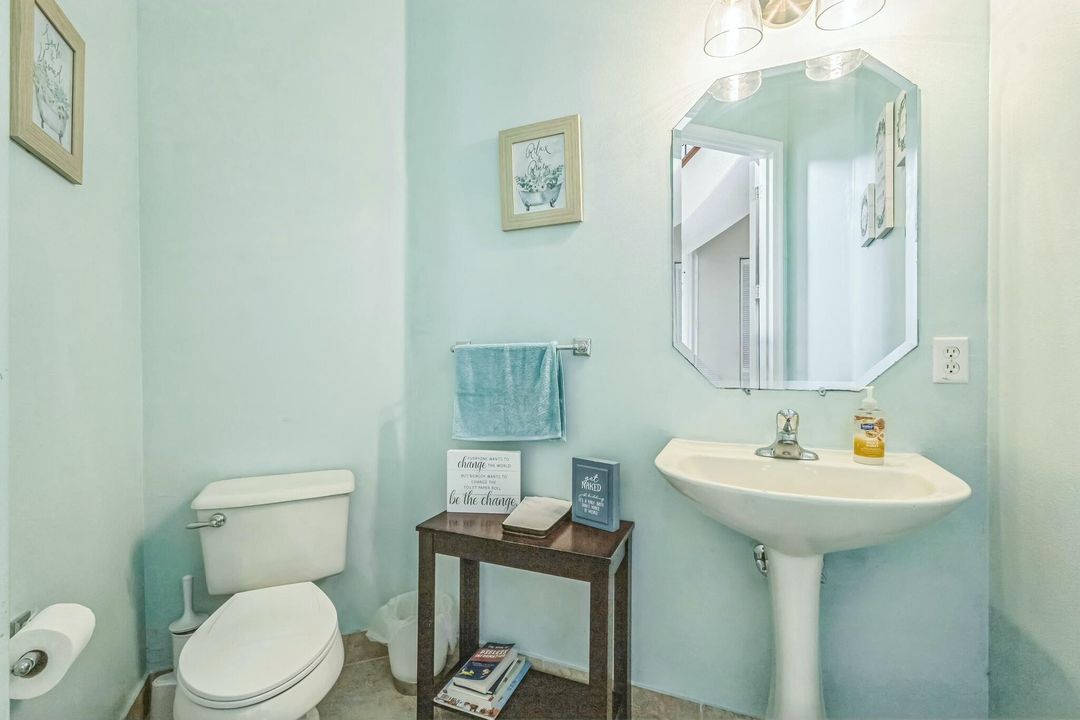 待售: $869,000 (6 贝兹, 5 浴室, 3837 平方英尺)