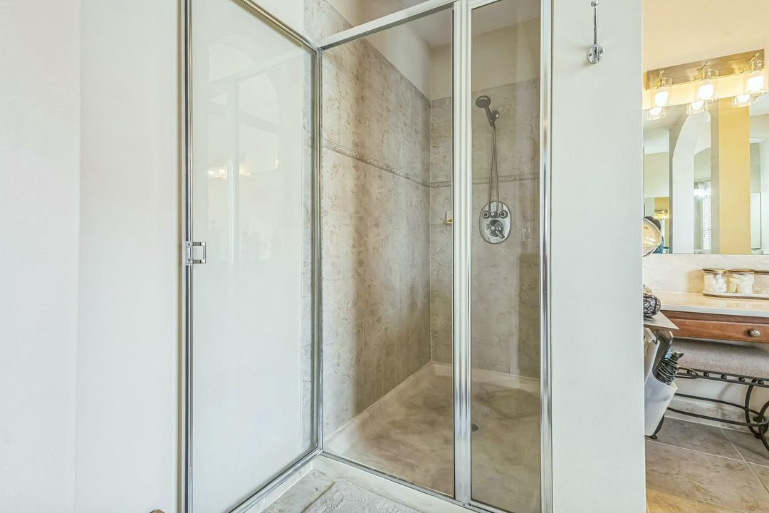 待售: $869,000 (6 贝兹, 5 浴室, 3837 平方英尺)