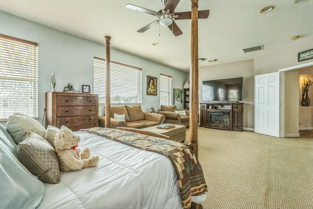 待售: $869,000 (6 贝兹, 5 浴室, 3837 平方英尺)