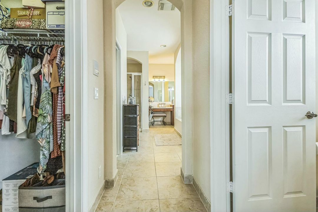 待售: $869,000 (6 贝兹, 5 浴室, 3837 平方英尺)