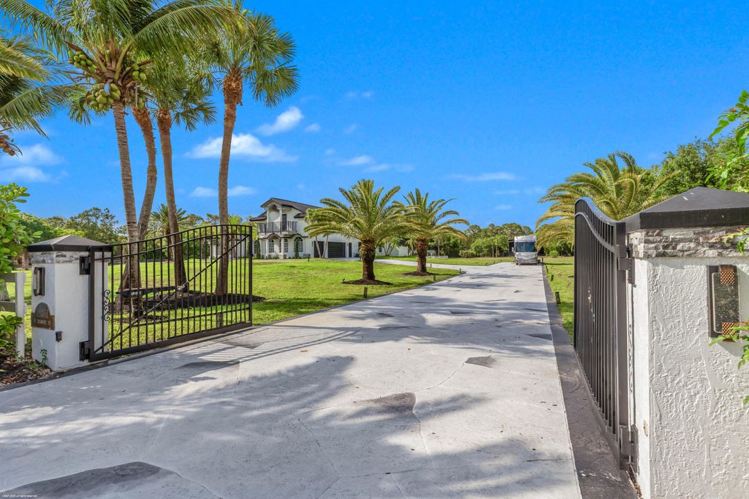 For Sale: $1,895,000 (5 beds, 4 baths, 3755 Square Feet)