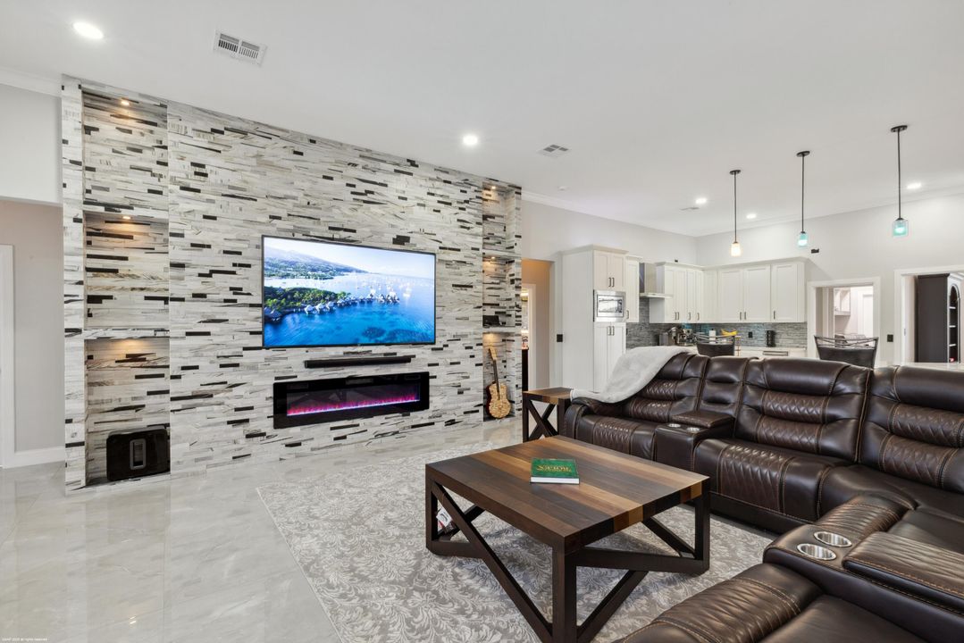 For Sale: $1,895,000 (5 beds, 4 baths, 3755 Square Feet)