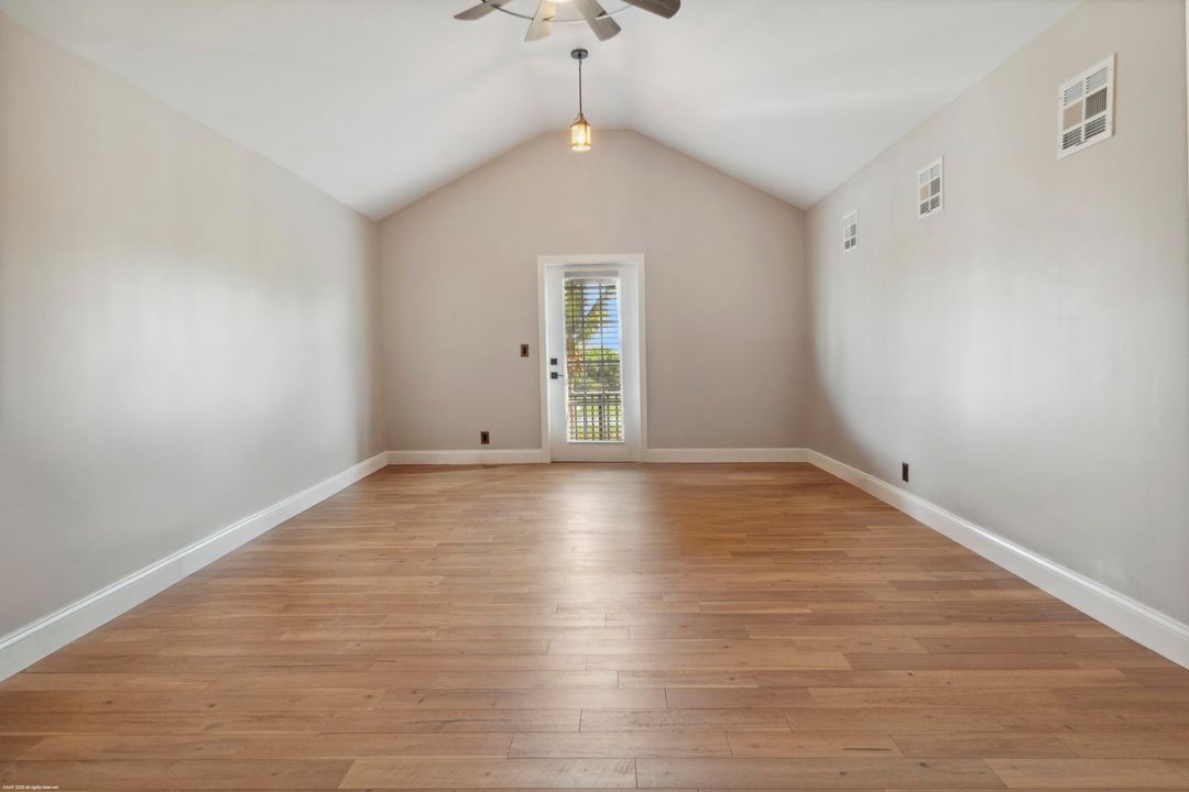 For Sale: $1,895,000 (5 beds, 4 baths, 3755 Square Feet)