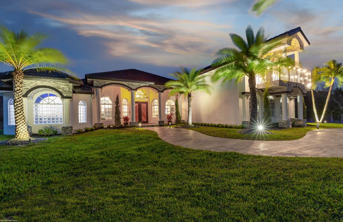 For Sale: $1,895,000 (5 beds, 4 baths, 3755 Square Feet)