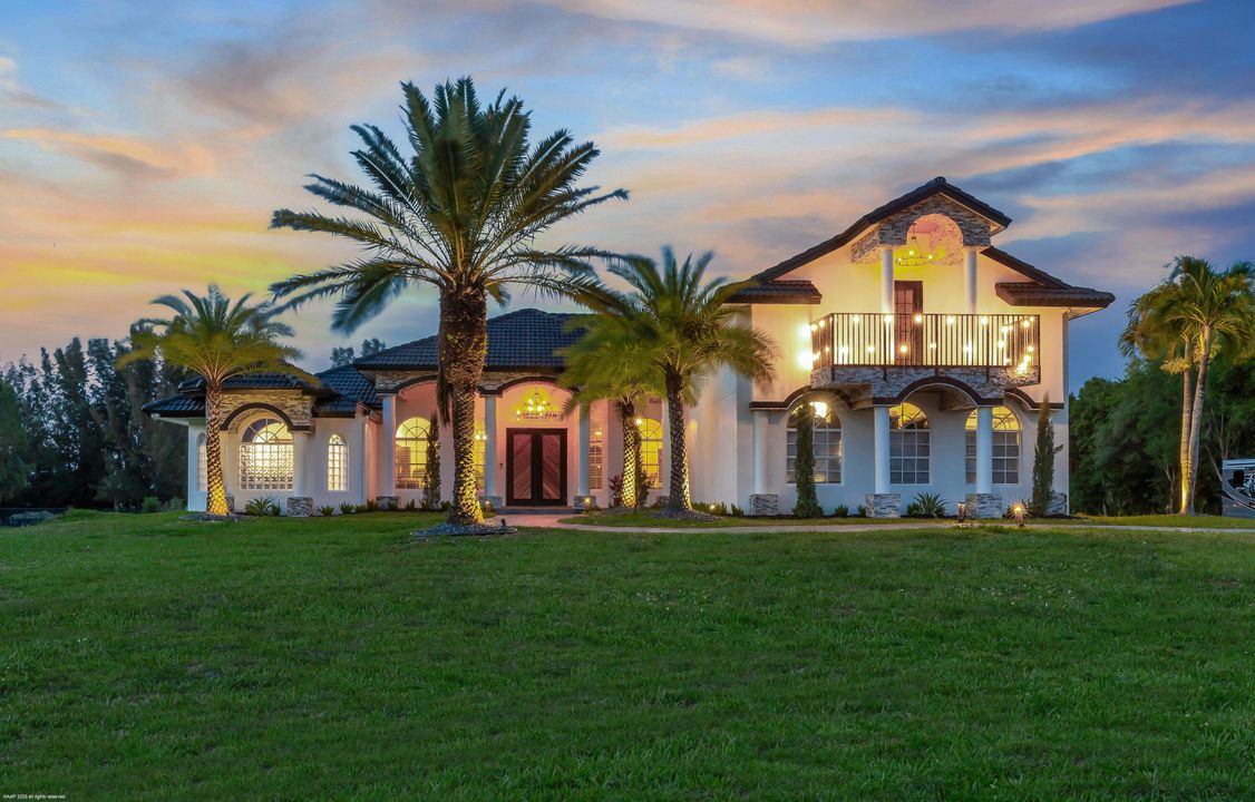 For Sale: $1,895,000 (5 beds, 4 baths, 3755 Square Feet)