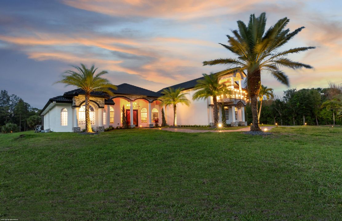 For Sale: $1,895,000 (5 beds, 4 baths, 3755 Square Feet)