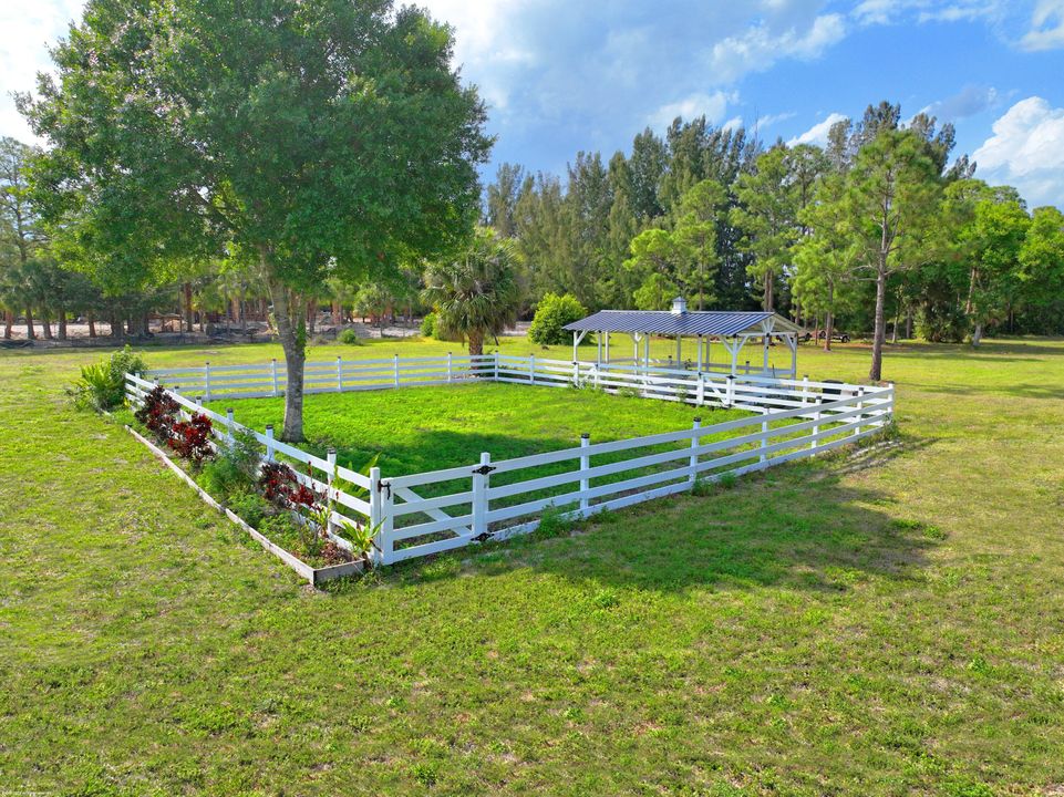 For Sale: $1,895,000 (5 beds, 4 baths, 3755 Square Feet)